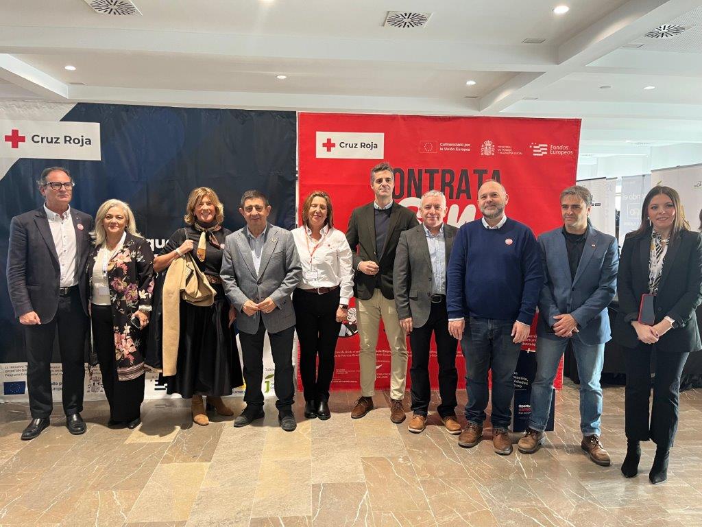 Un total de 75 empresas y un millar de personas se dan cita en la III Feria de Empleo de Cruz Roja en Jaén